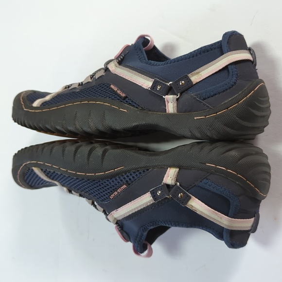 J-41, Tahoe, Navy and pink Trail/hiking/adventure slip-on shoes. Sz 8 - Picture 4 of 9